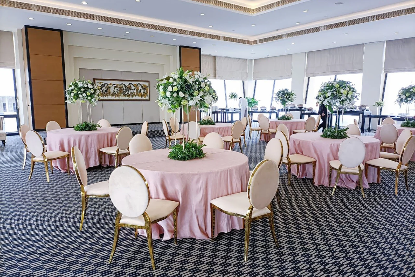 Louis Chairs - Peach Setup