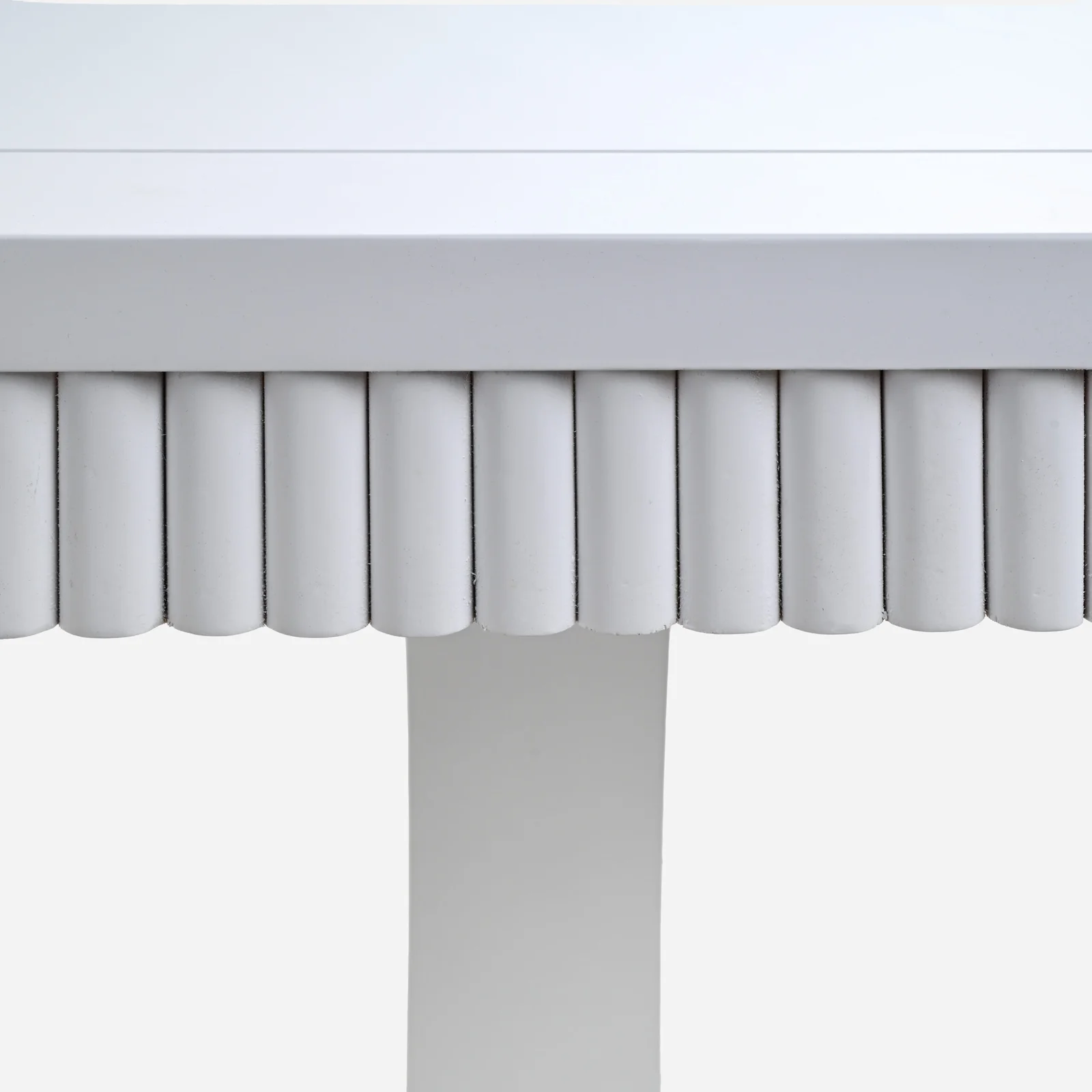 White Sajankote Table Setup