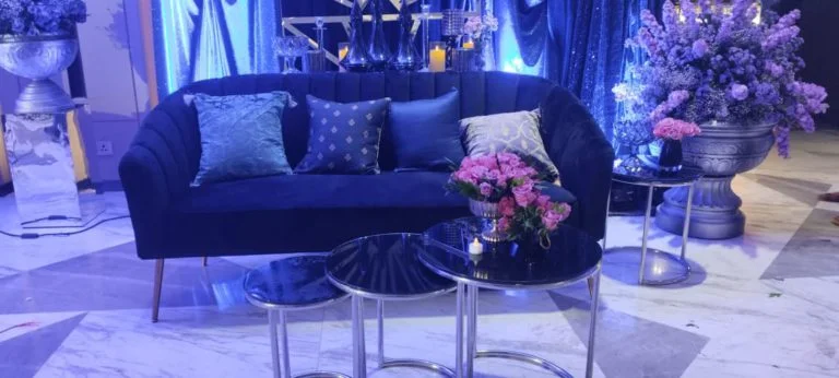 Black Glass Coffee Table (Set of 3) Setup